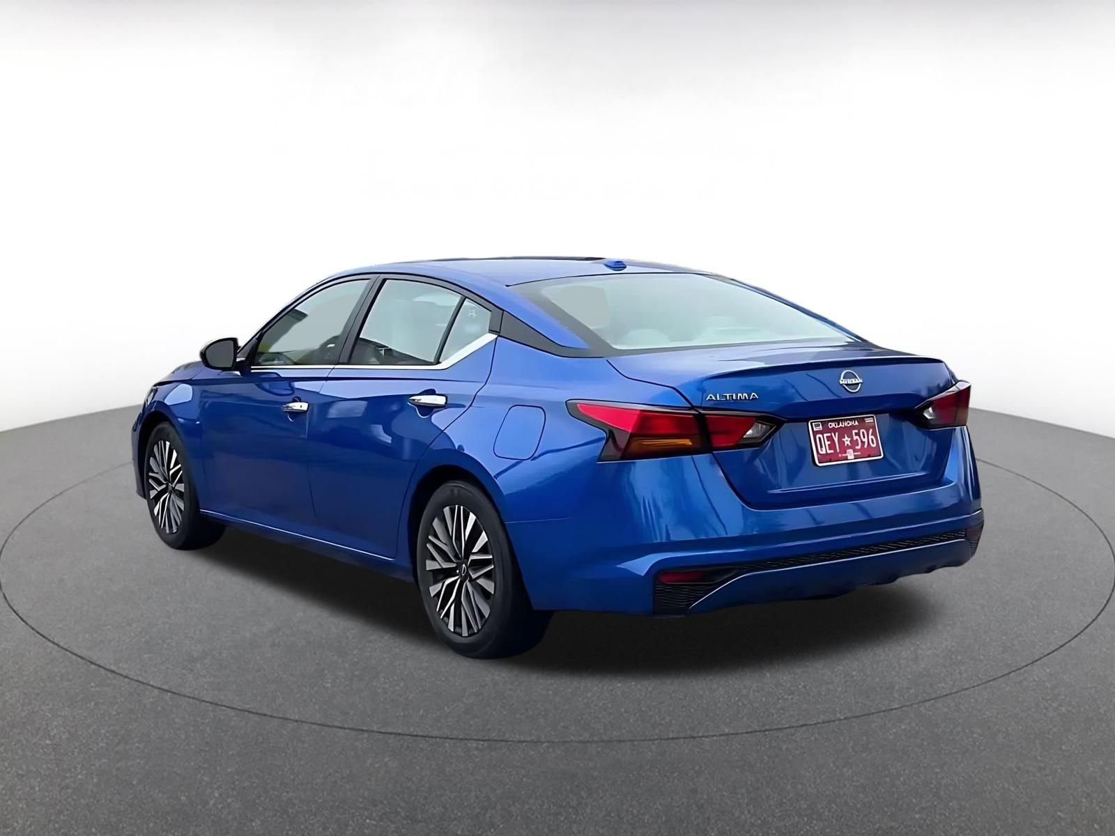 Thumbnail: 2025 Nissan Altima - 10