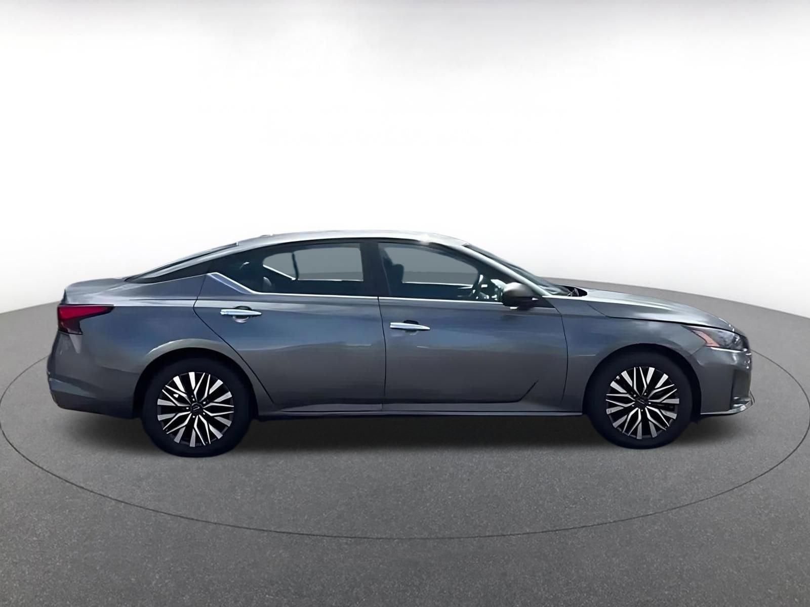Thumbnail: 2025 Nissan Altima - 12