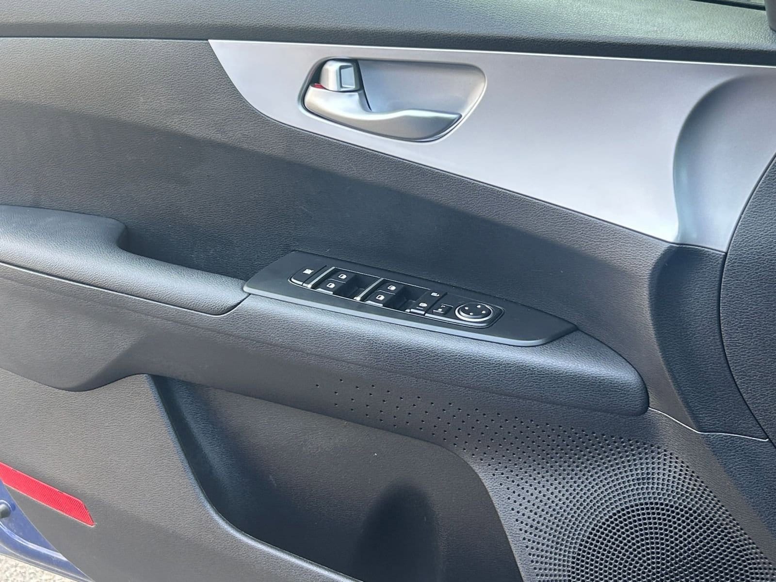 Thumbnail: 2023 Kia Forte - 20