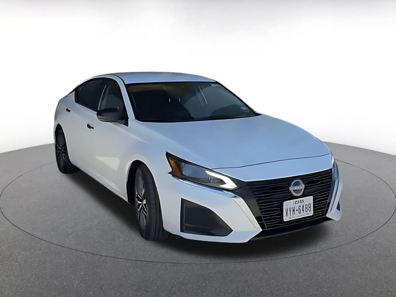 Thumbnail: 2025 Nissan Altima - 3