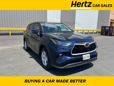 2023 Toyota Highlander LE -
                Lynn, MA