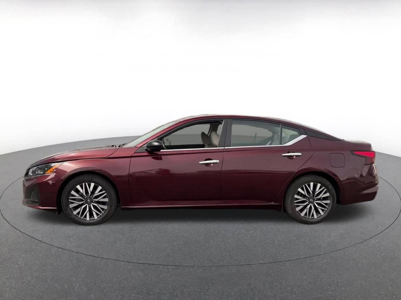 Thumbnail: 2025 Nissan Altima - 8