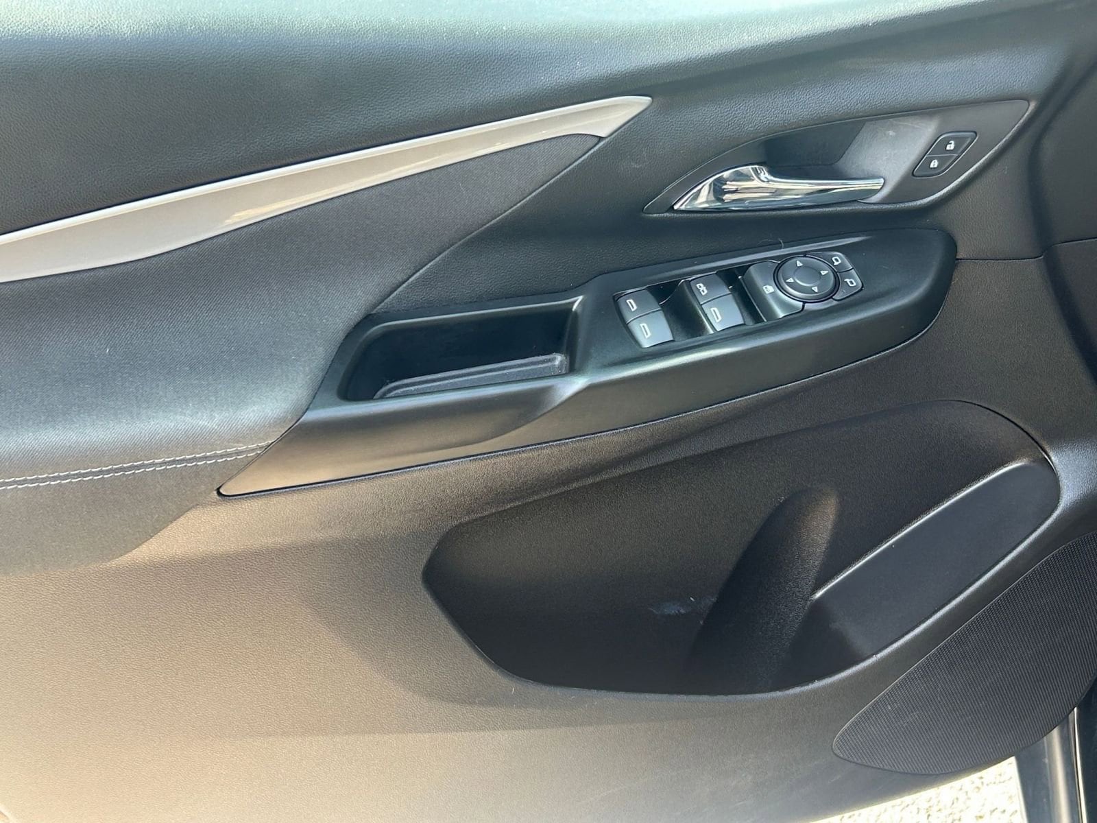 Thumbnail: 2023 Chevrolet Bolt EV - 24