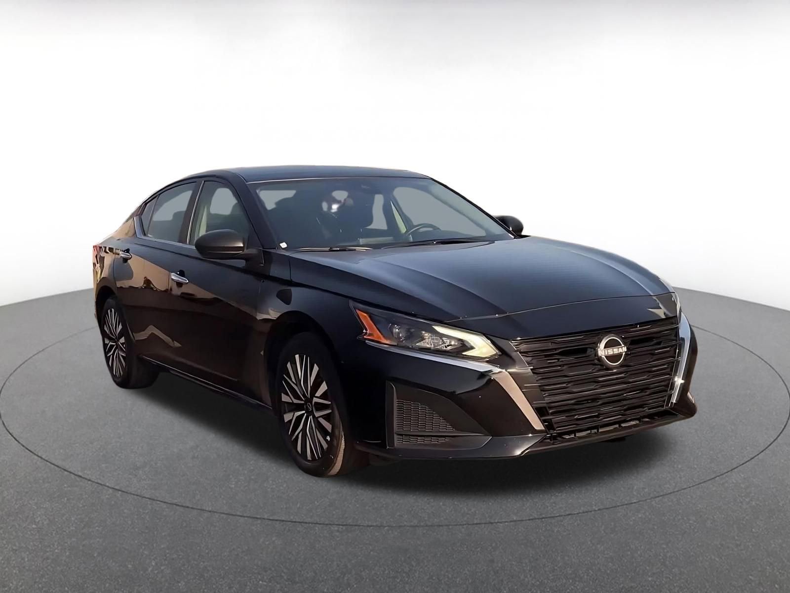 Thumbnail: 2025 Nissan Altima - 3