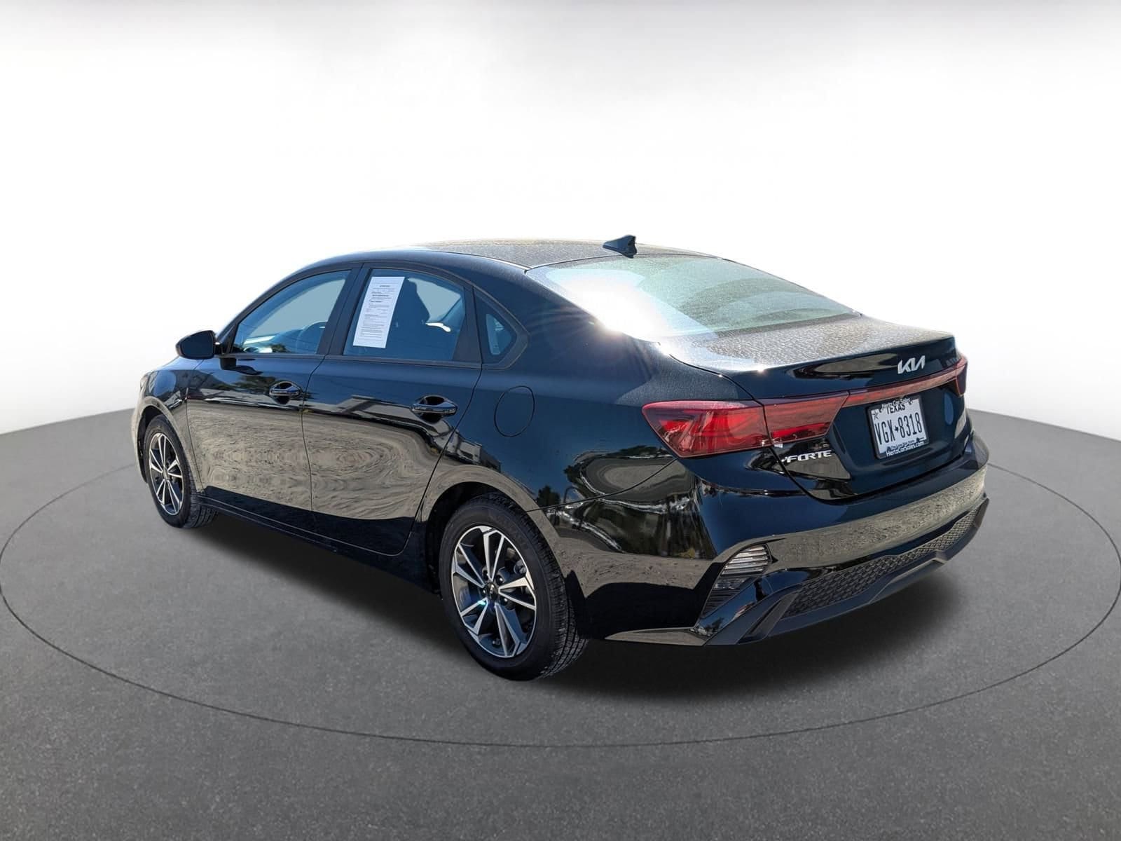 Thumbnail: 2024 Kia Forte - 4