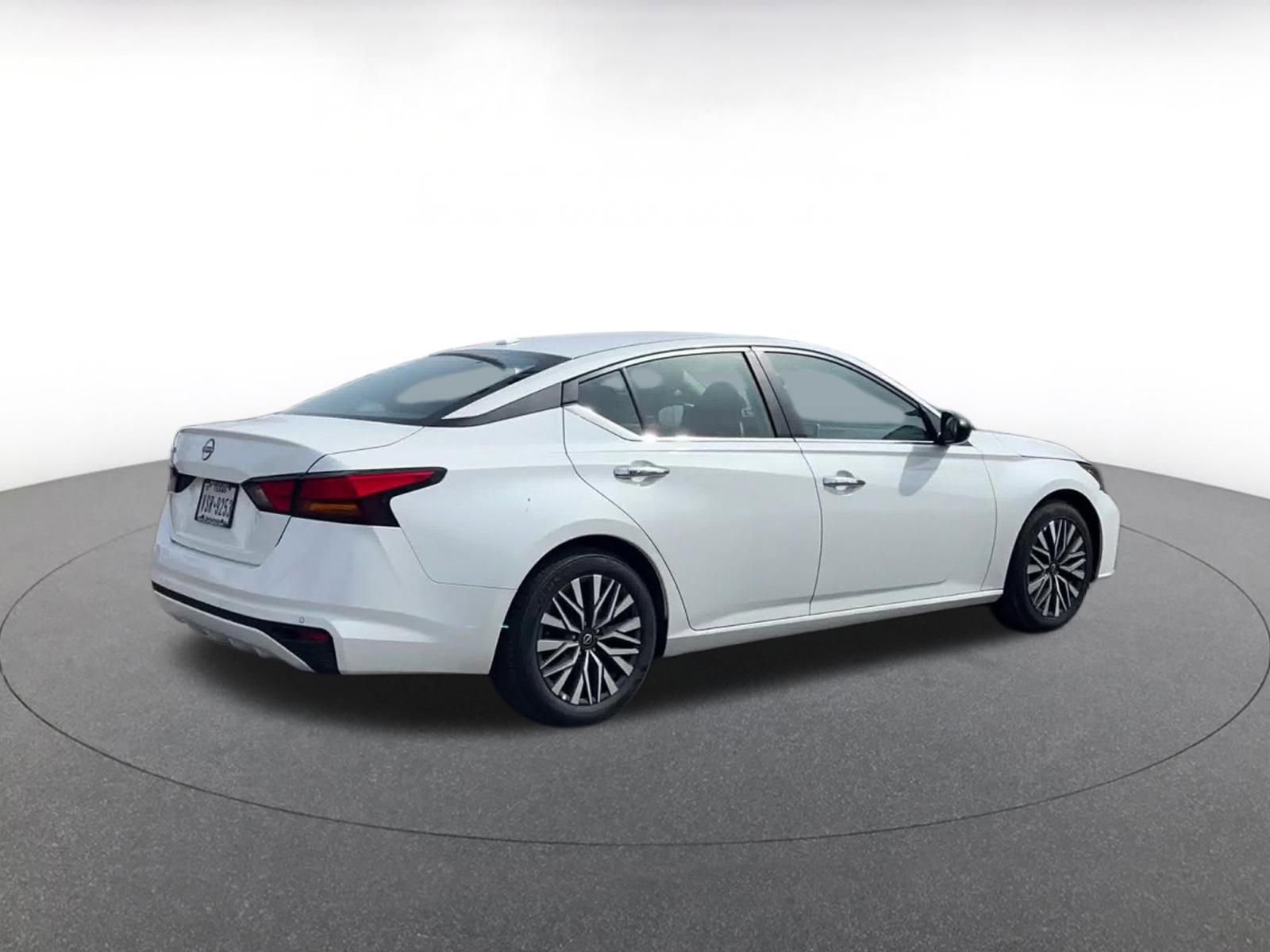 Thumbnail: 2025 Nissan Altima - 14