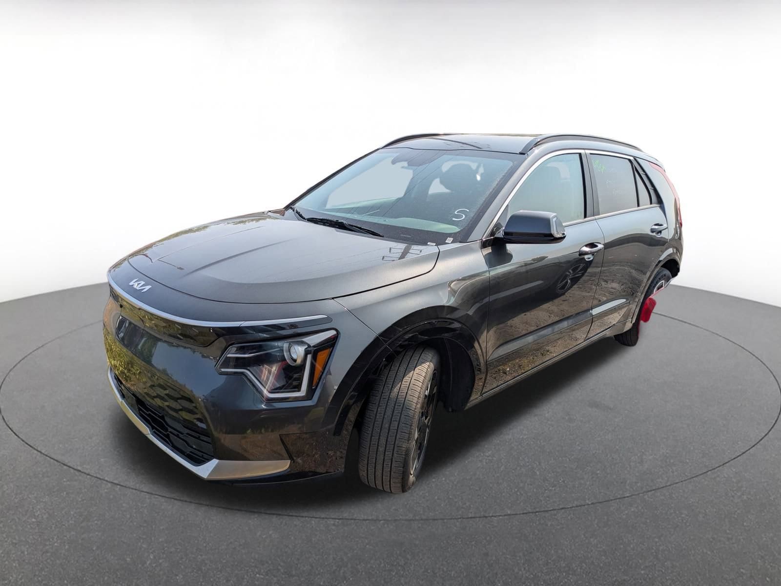 Thumbnail: 2023 Kia Niro - 3