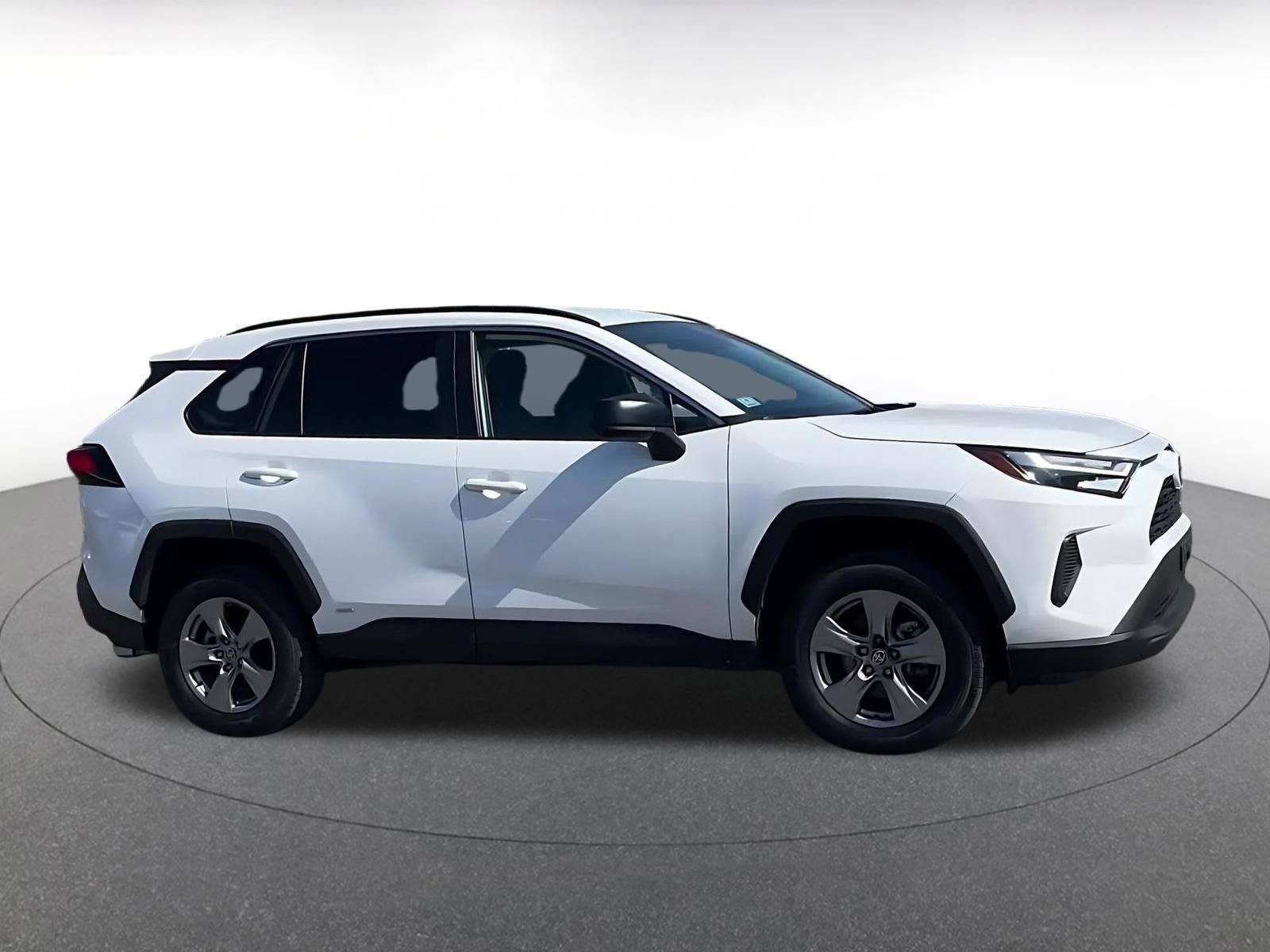 Thumbnail: 2025 Toyota RAV4 - 16