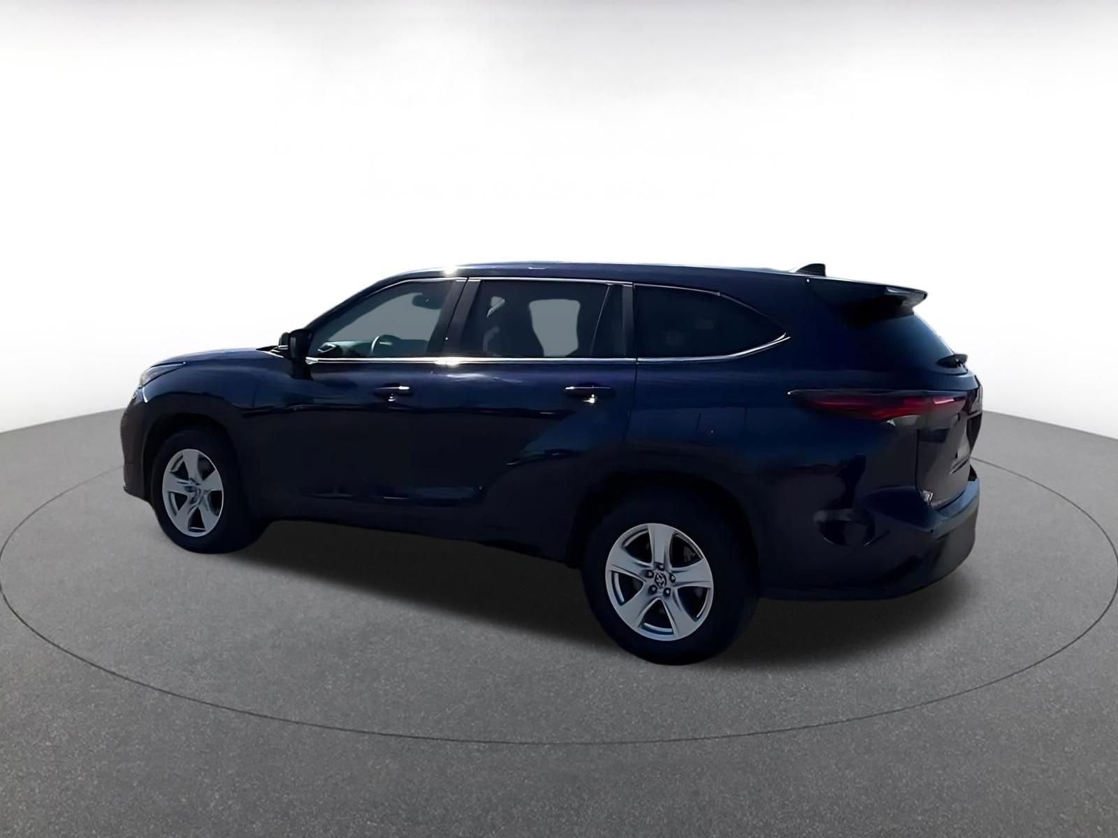 Thumbnail: 2025 Toyota Highlander - 10