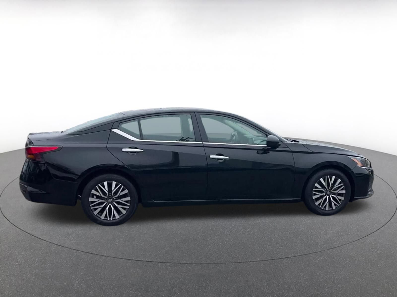 Thumbnail: 2025 Nissan Altima - 16