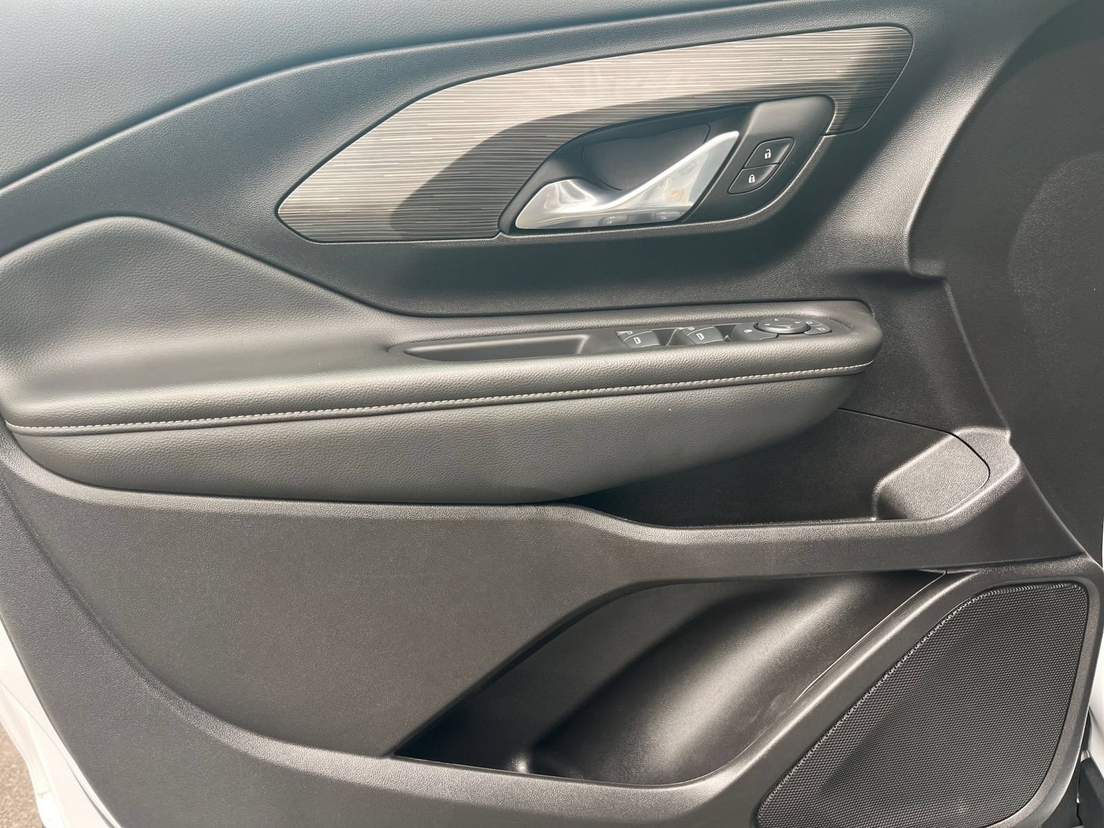 2024 GMC Terrain SLE - Photo 18