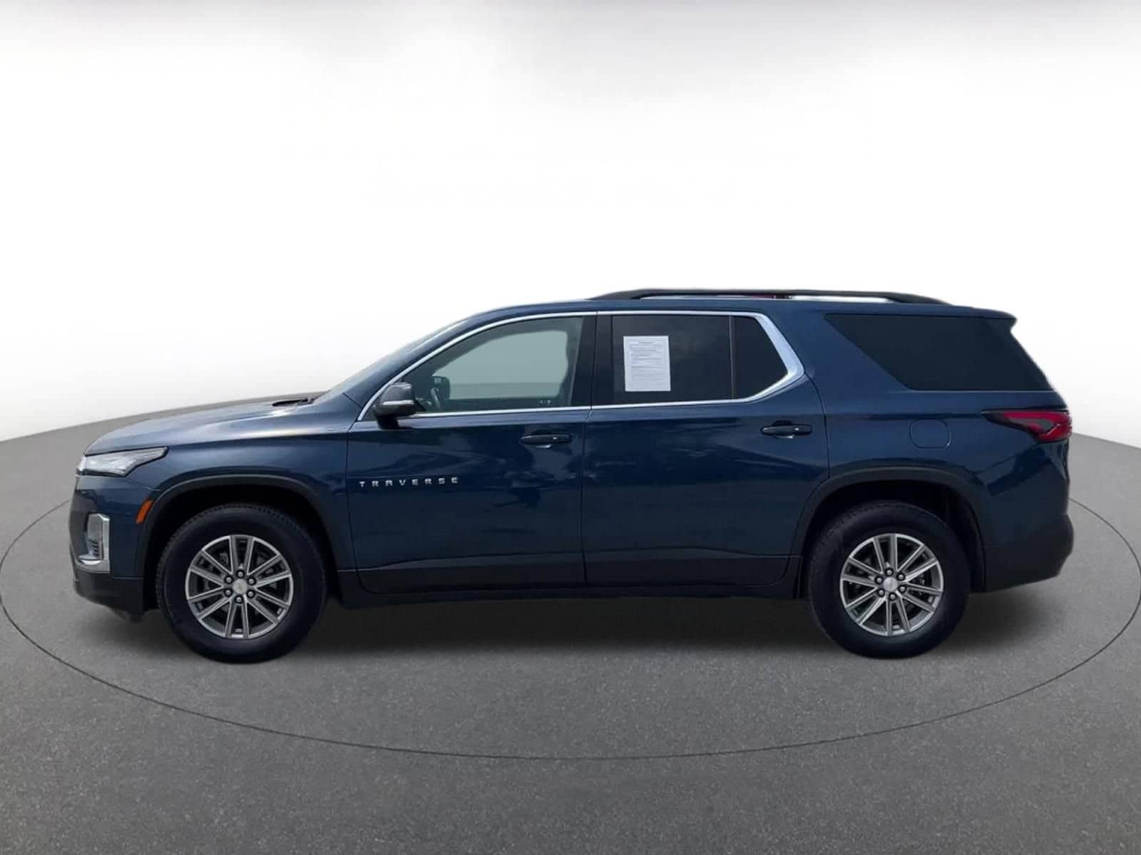 2023 Chevrolet Traverse LT 8