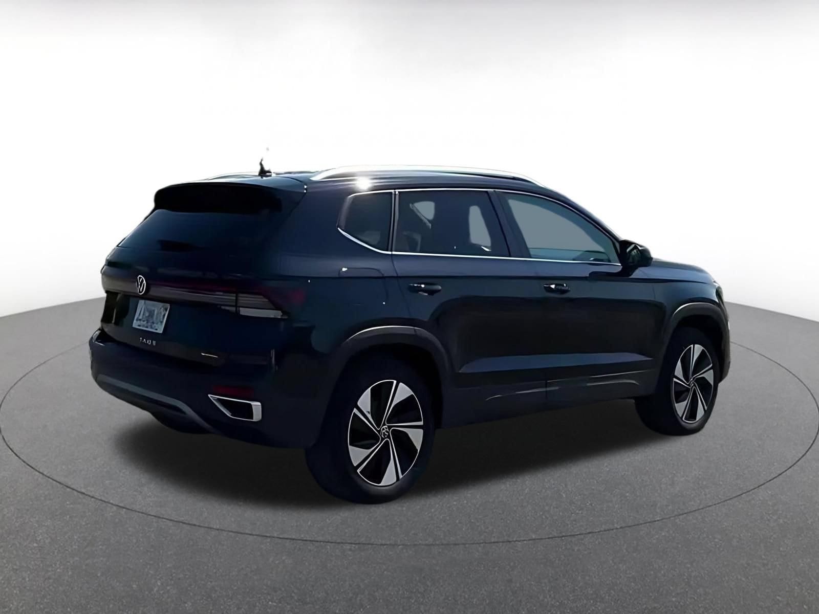 Thumbnail: 2025 Volkswagen Taos - 10