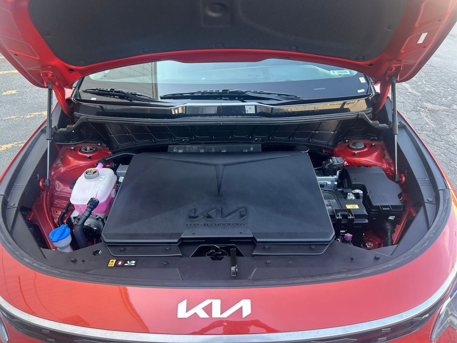 Thumbnail: 2023 Kia Niro - 35