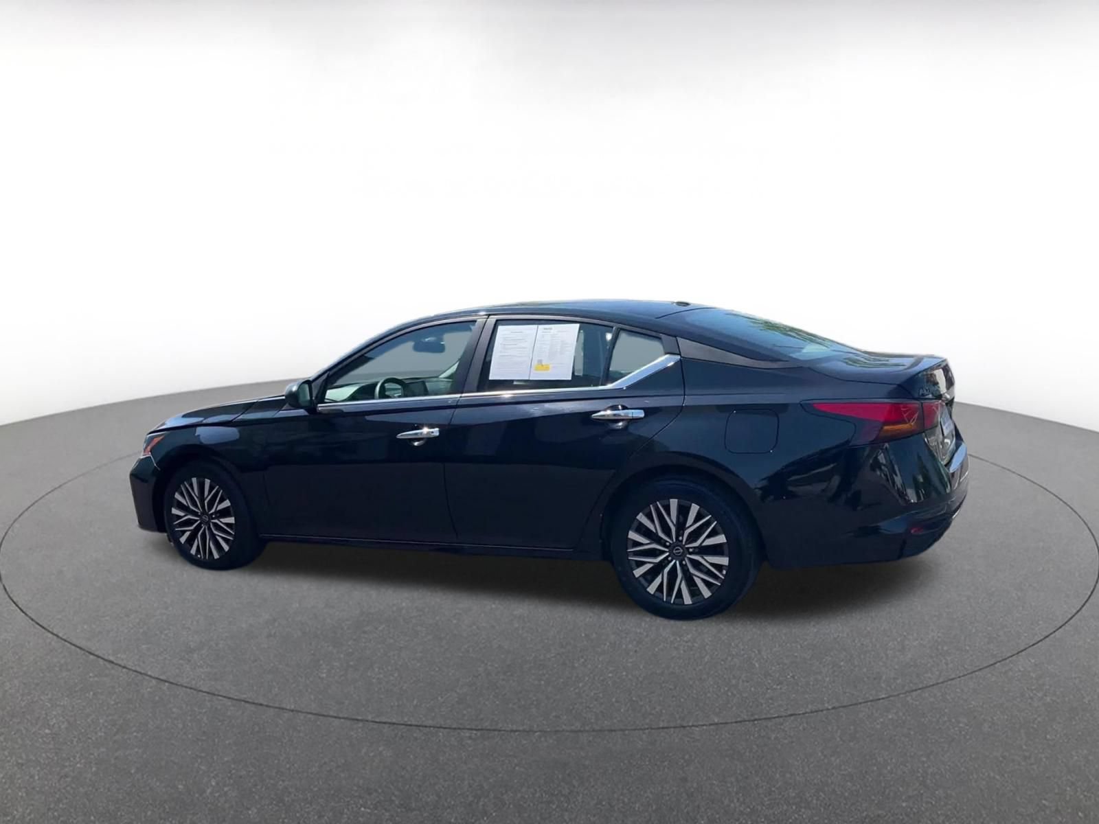 Thumbnail: 2025 Nissan Altima - 10