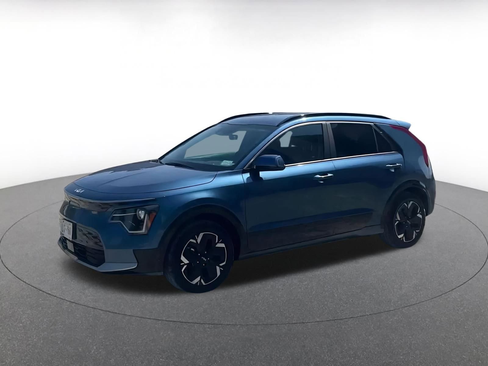 Thumbnail: 2023 Kia Niro - 8