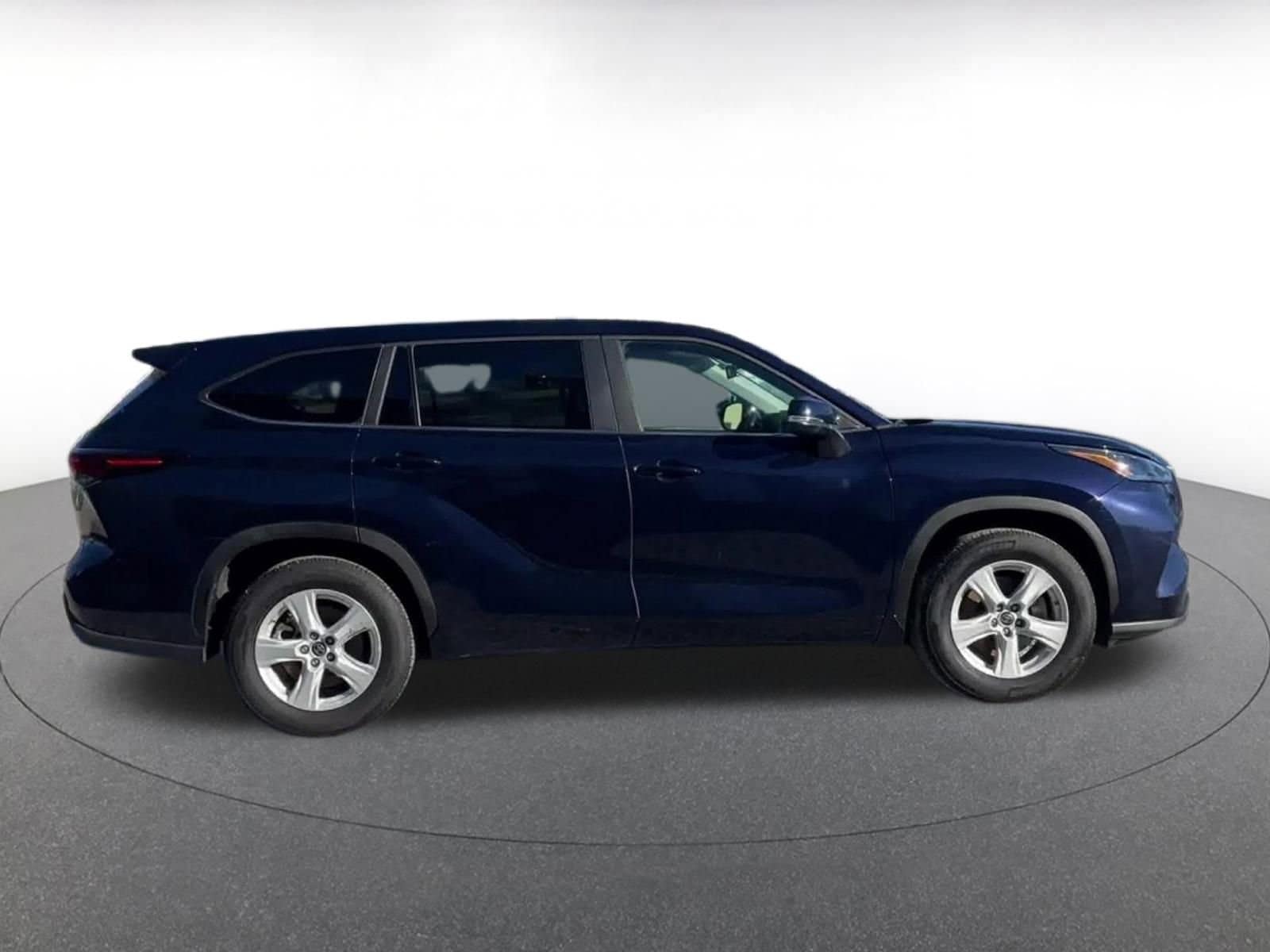 Thumbnail: 2025 Toyota Highlander - 15