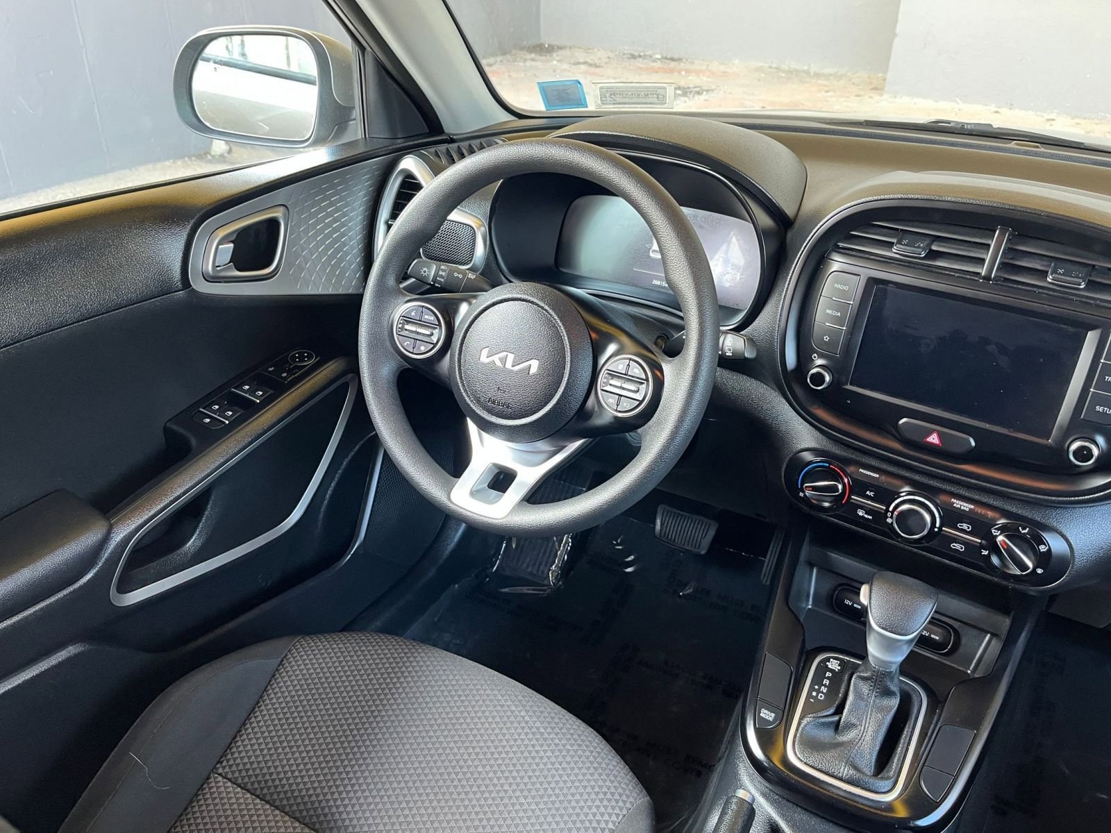 Thumbnail: 2024 Kia Soul - 32