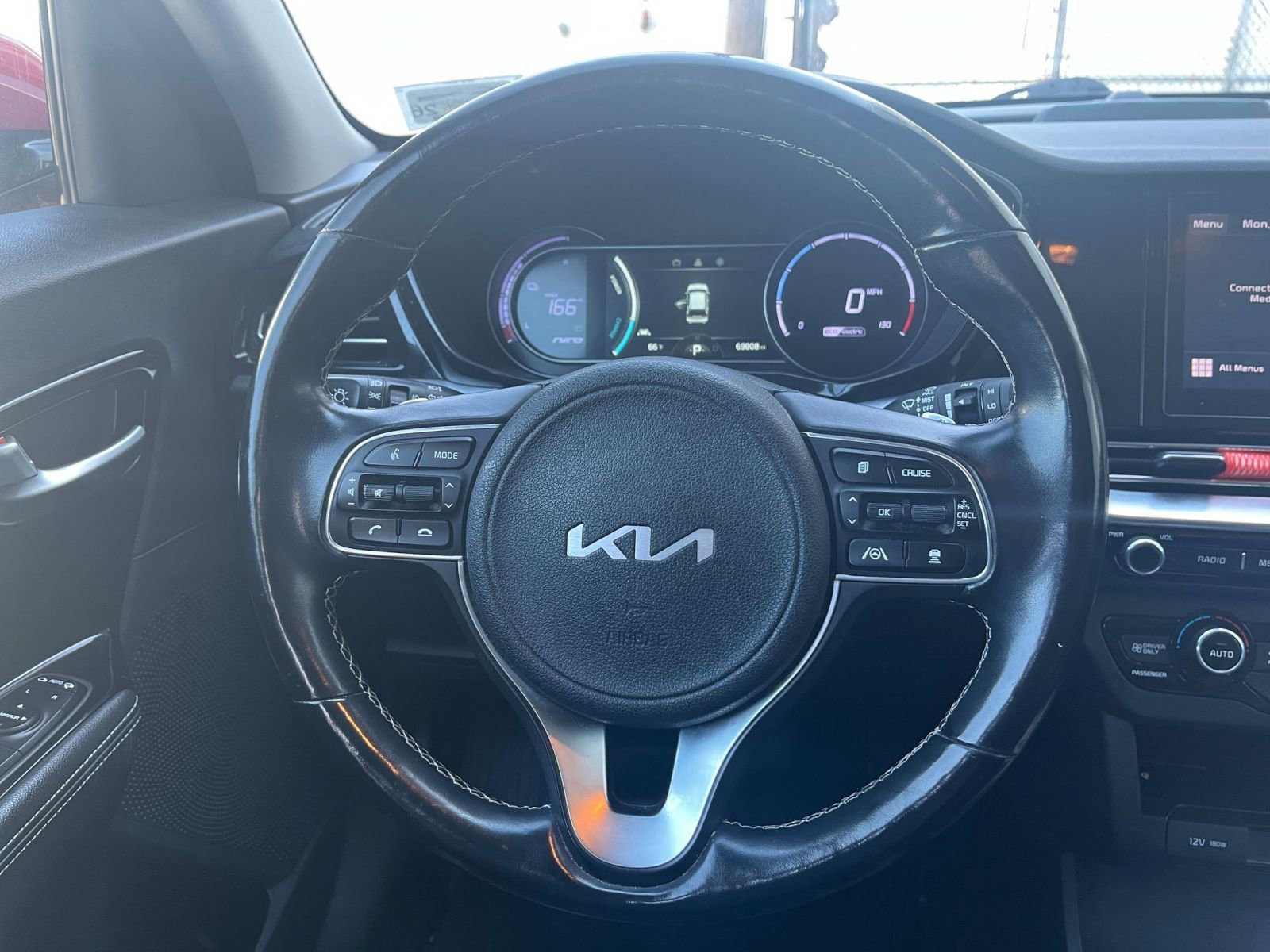 Thumbnail: 2022 Kia Niro - 30