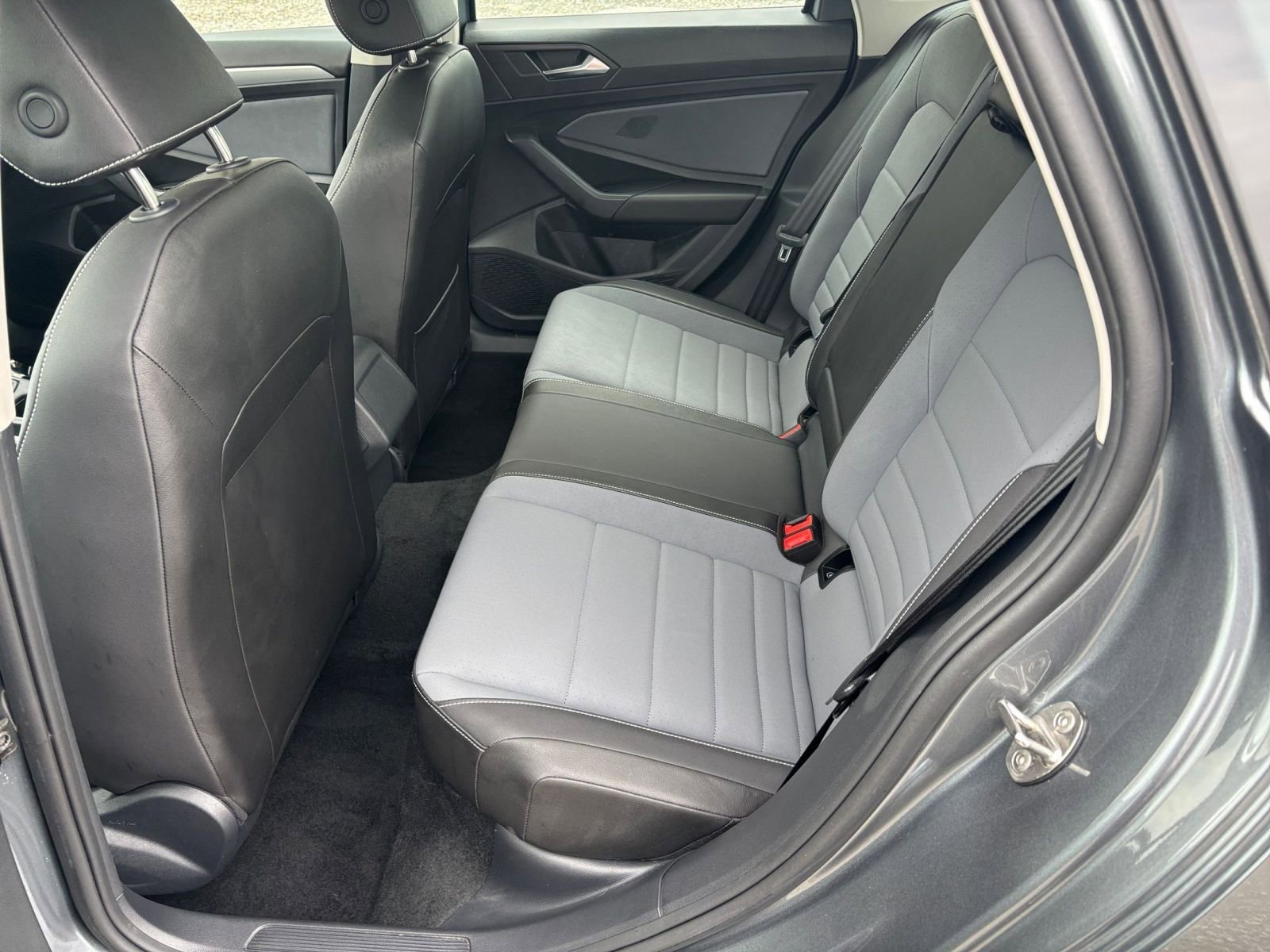 Thumbnail: 2025 Volkswagen Jetta - 22