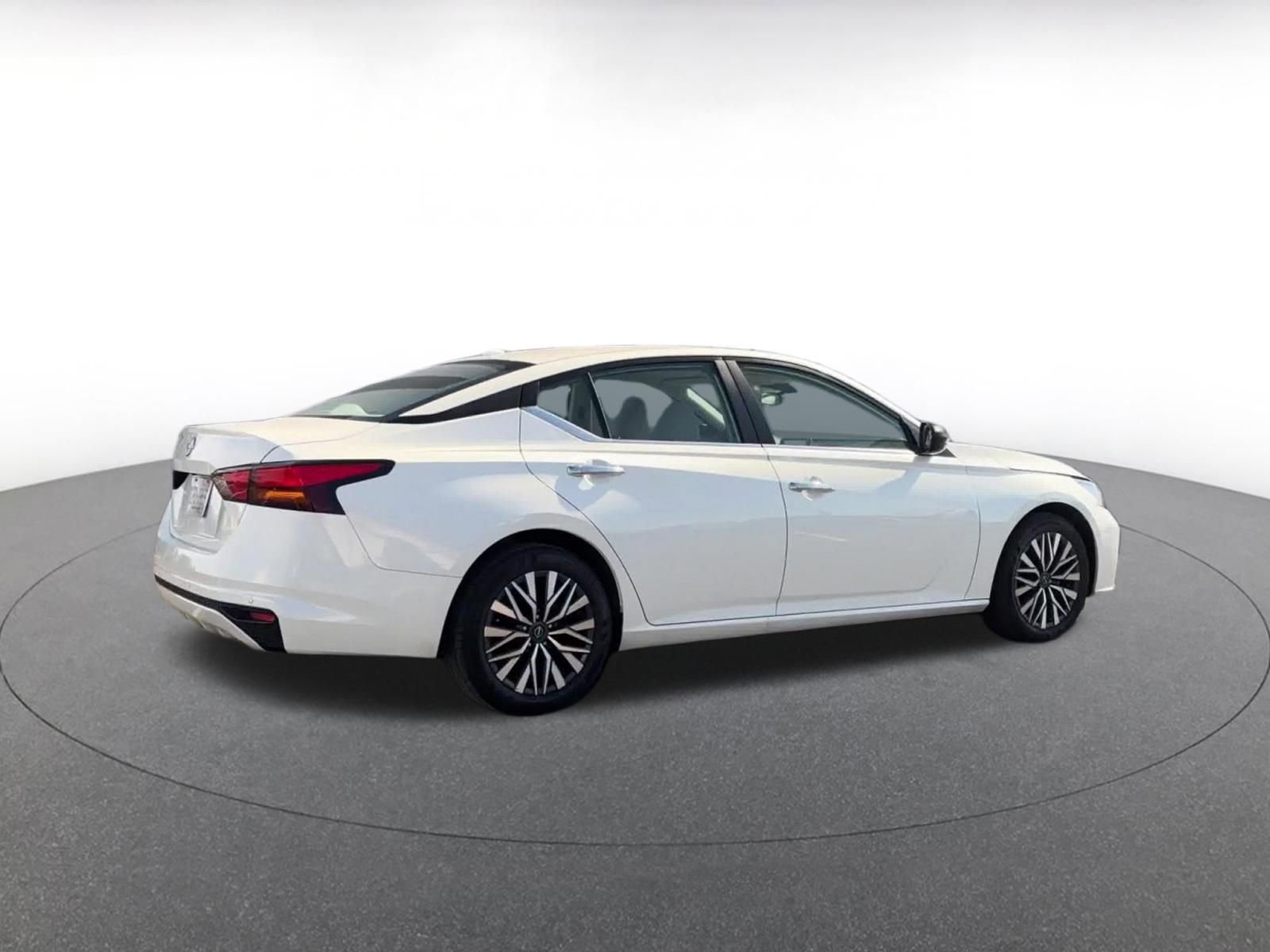 Thumbnail: 2025 Nissan Altima - 15