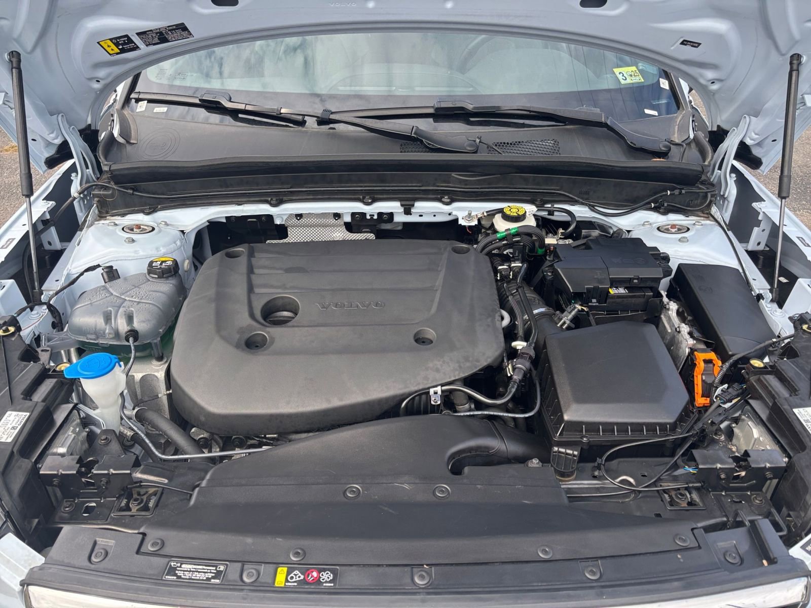 Thumbnail: 2024 Volvo XC40 - 29