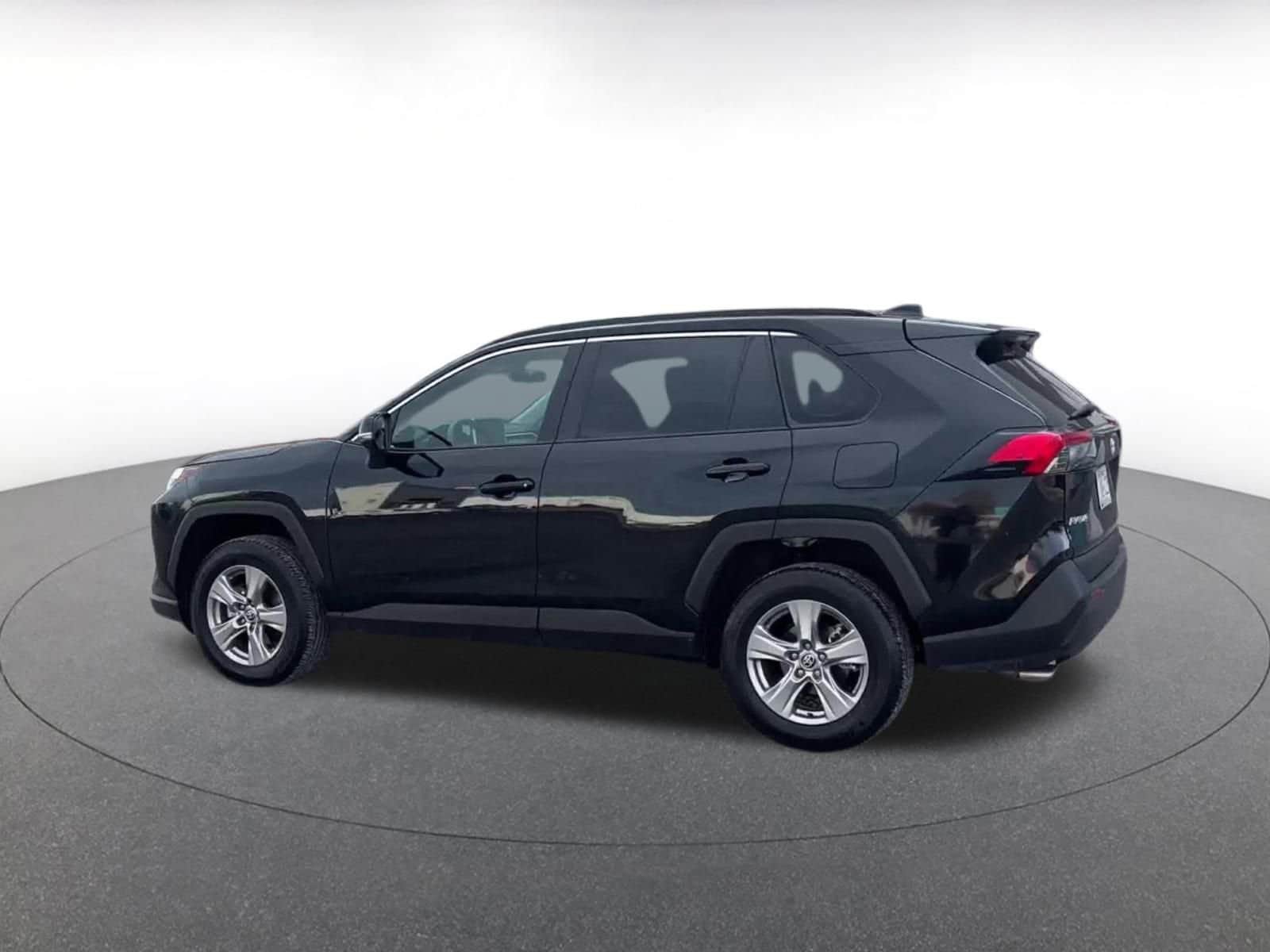 Thumbnail: 2025 Toyota RAV4 - 10