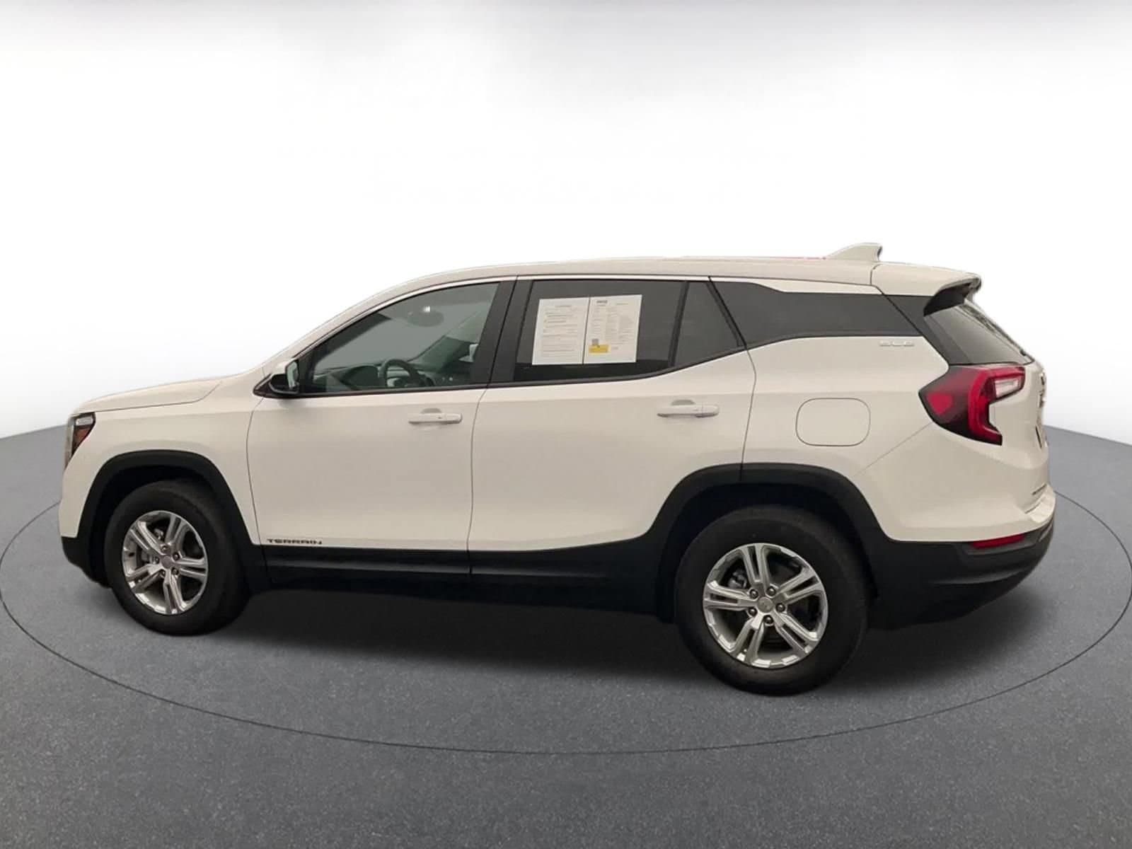 2024 GMC Terrain SLE - Photo 9