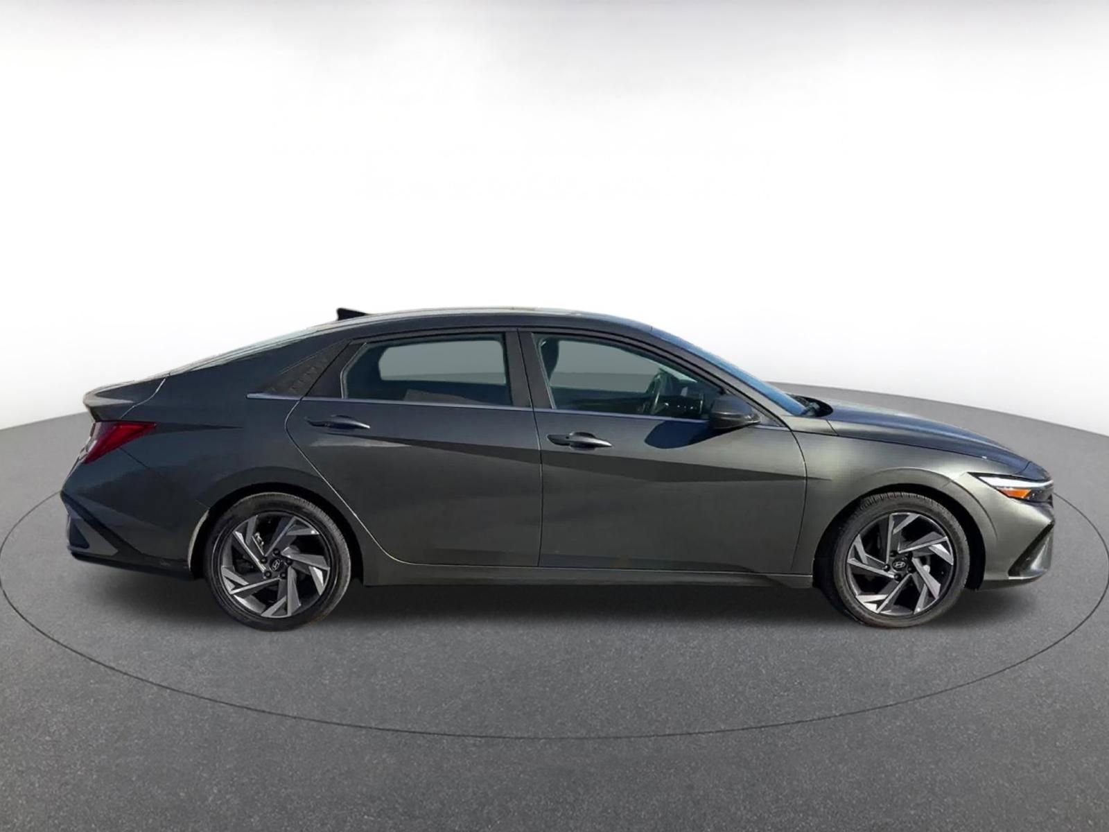 Thumbnail: 2025 Hyundai Elantra - 16