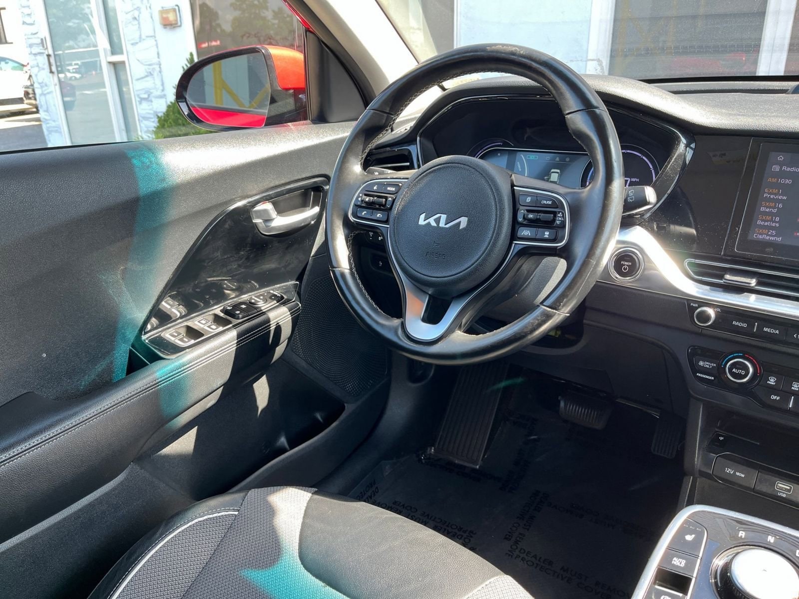 Thumbnail: 2022 Kia Niro - 34