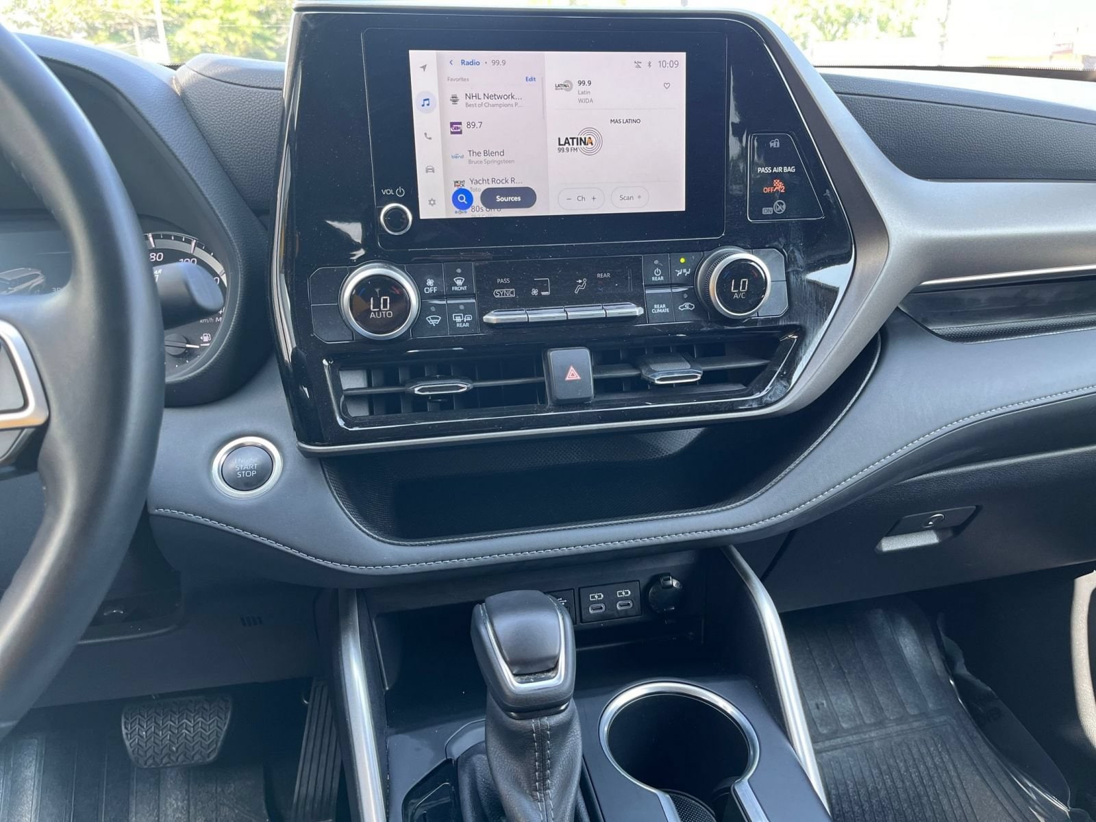 Thumbnail: 2025 Toyota Highlander - 17