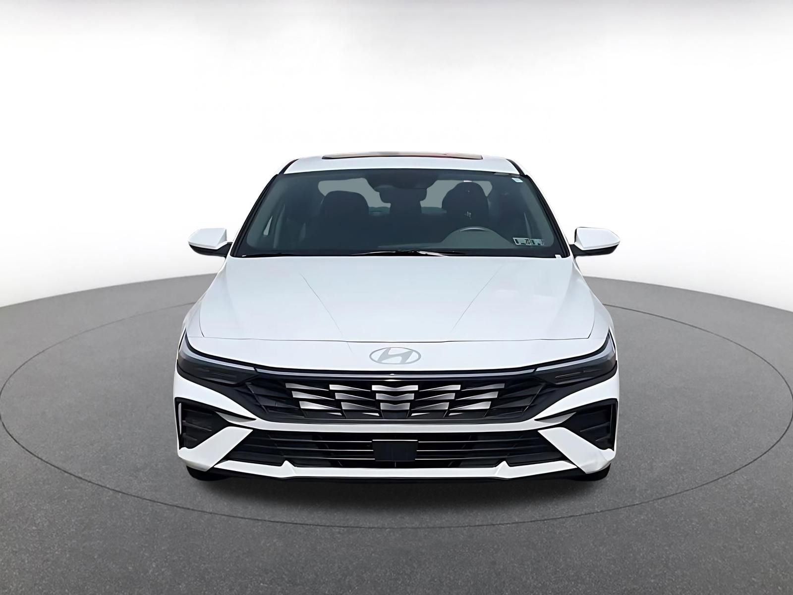 Thumbnail: 2025 Hyundai Elantra - 4