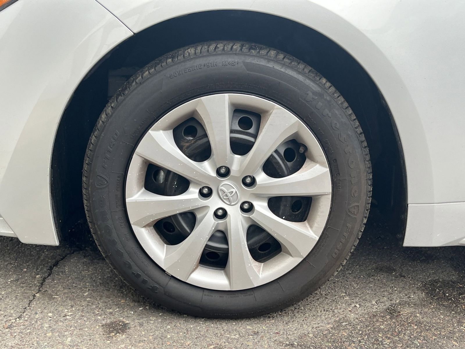 Thumbnail: 2025 Toyota Corolla - 25