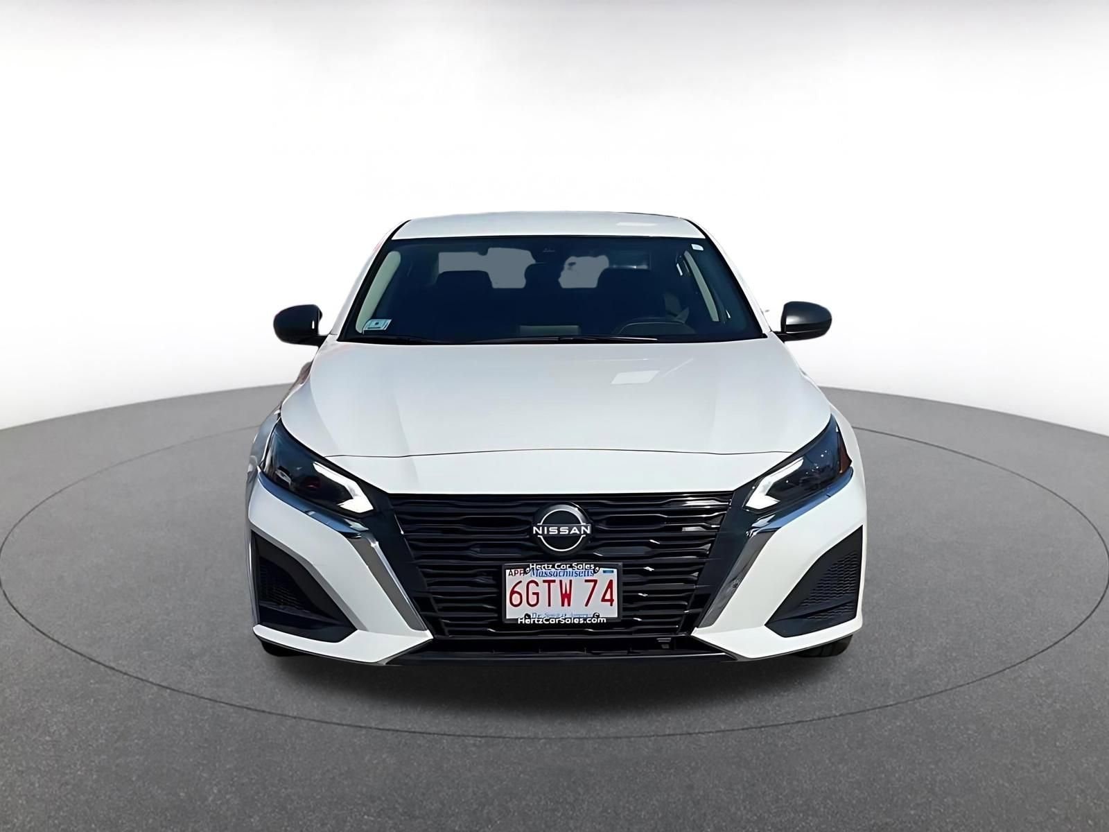 Thumbnail: 2025 Nissan Altima - 3