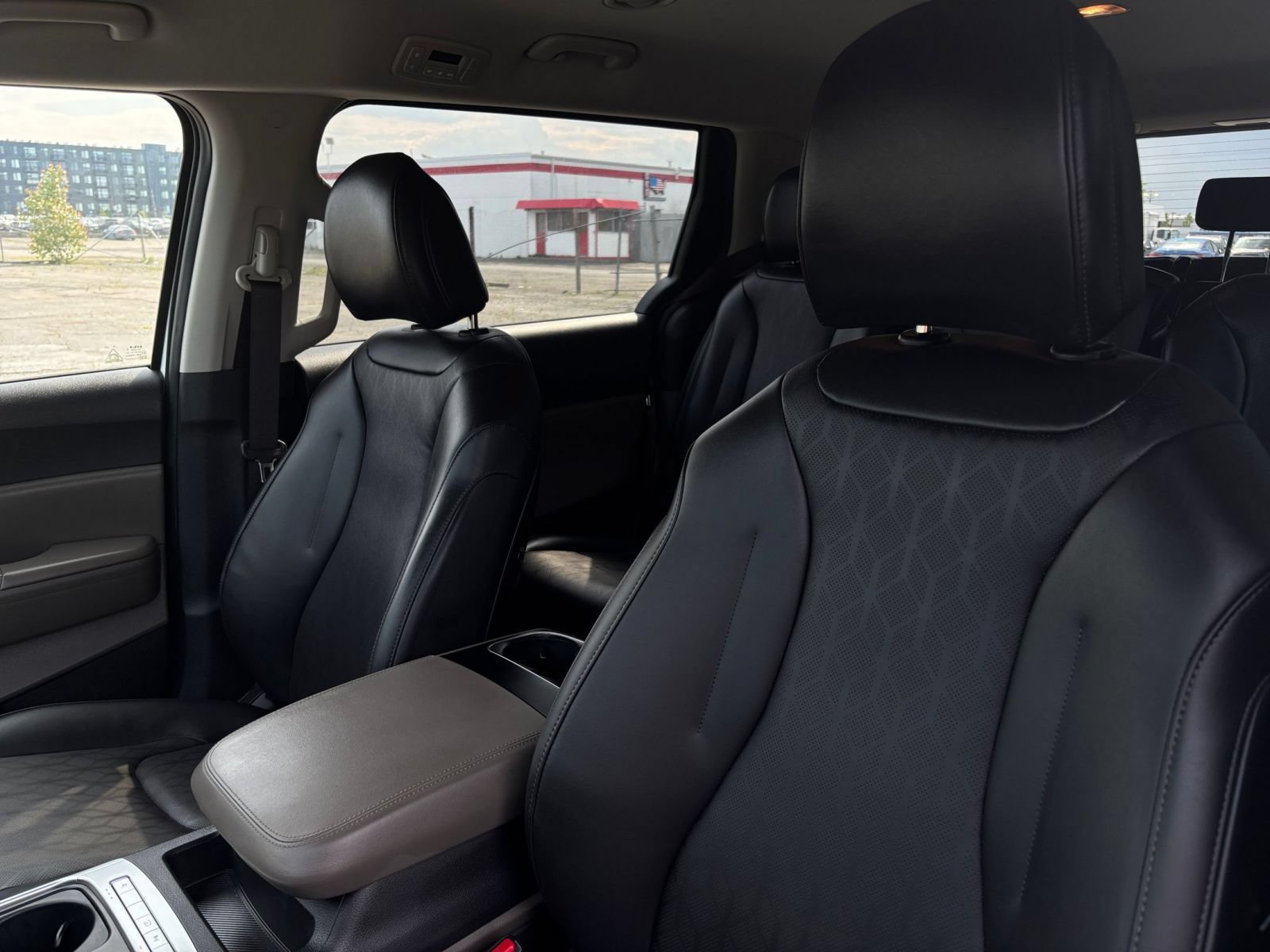 Thumbnail: 2026 Kia Carnival - 35