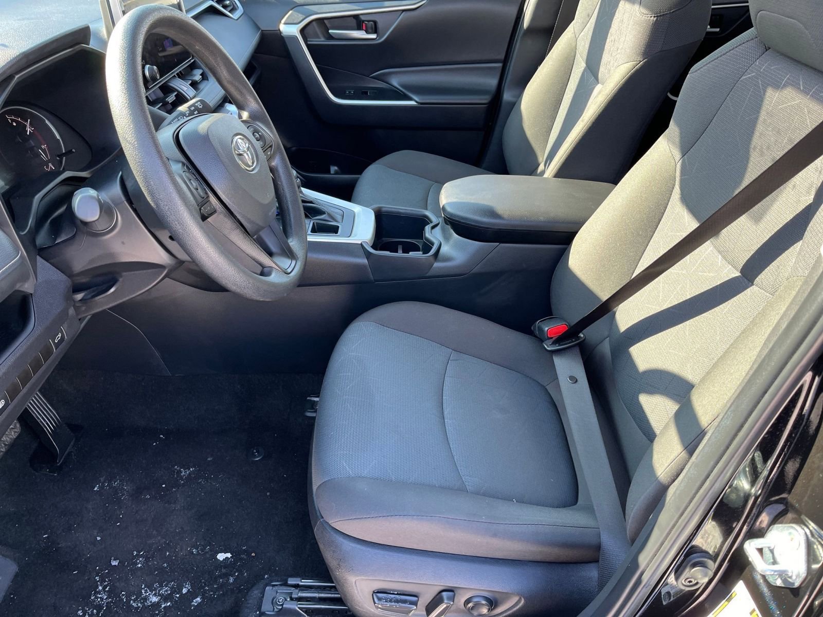 Thumbnail: 2025 Toyota RAV4 - 25