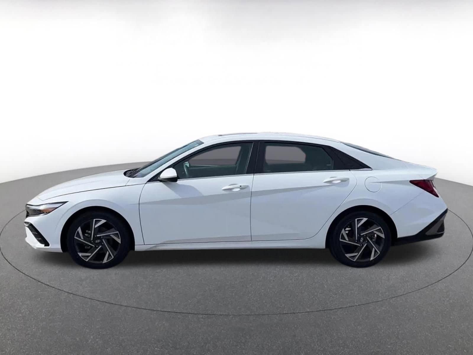 Thumbnail: 2025 Hyundai Elantra - 9