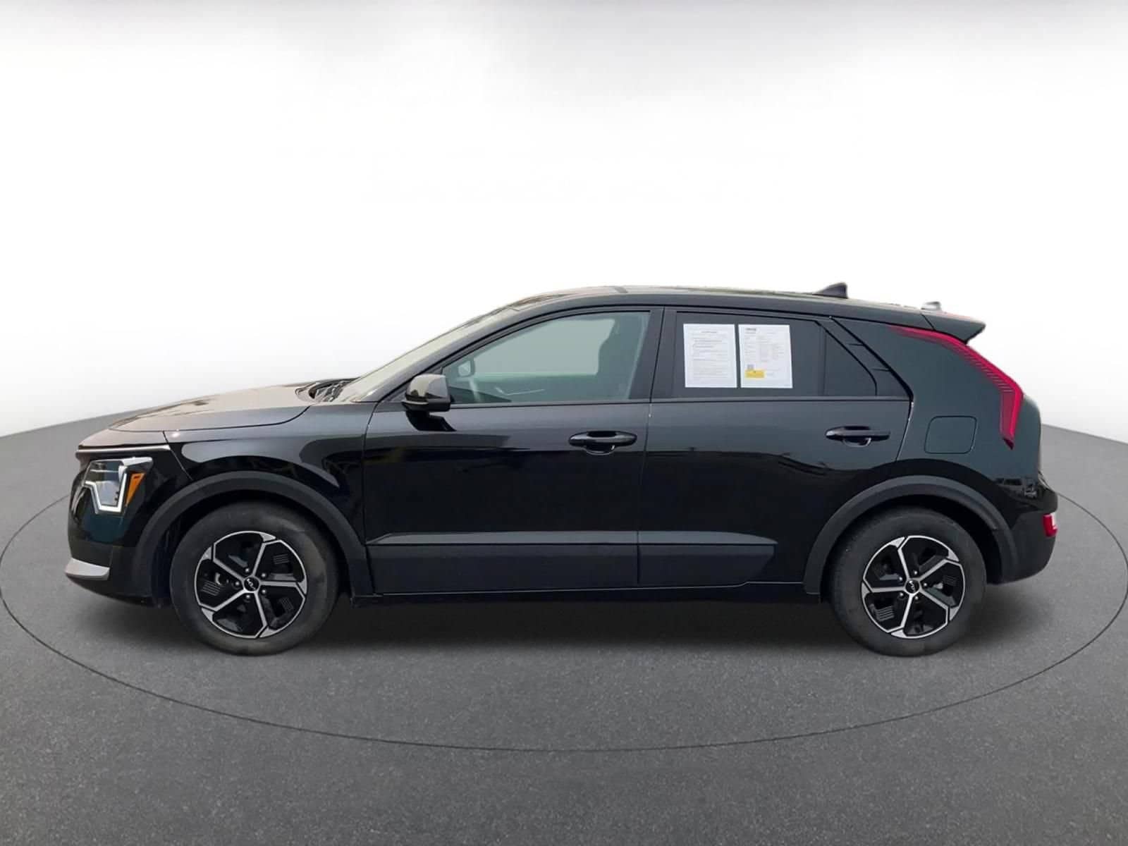 Thumbnail: 2026 Kia Niro - 8