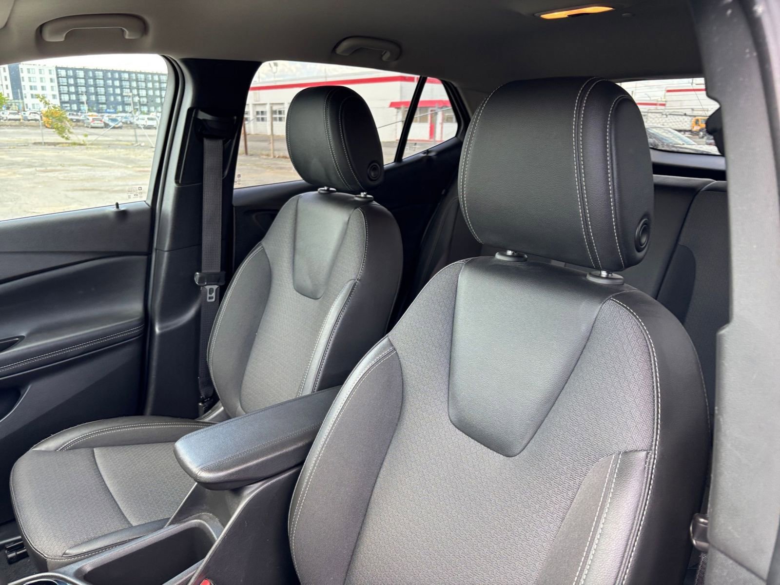 Thumbnail: 2025 Buick Encore GX - 32