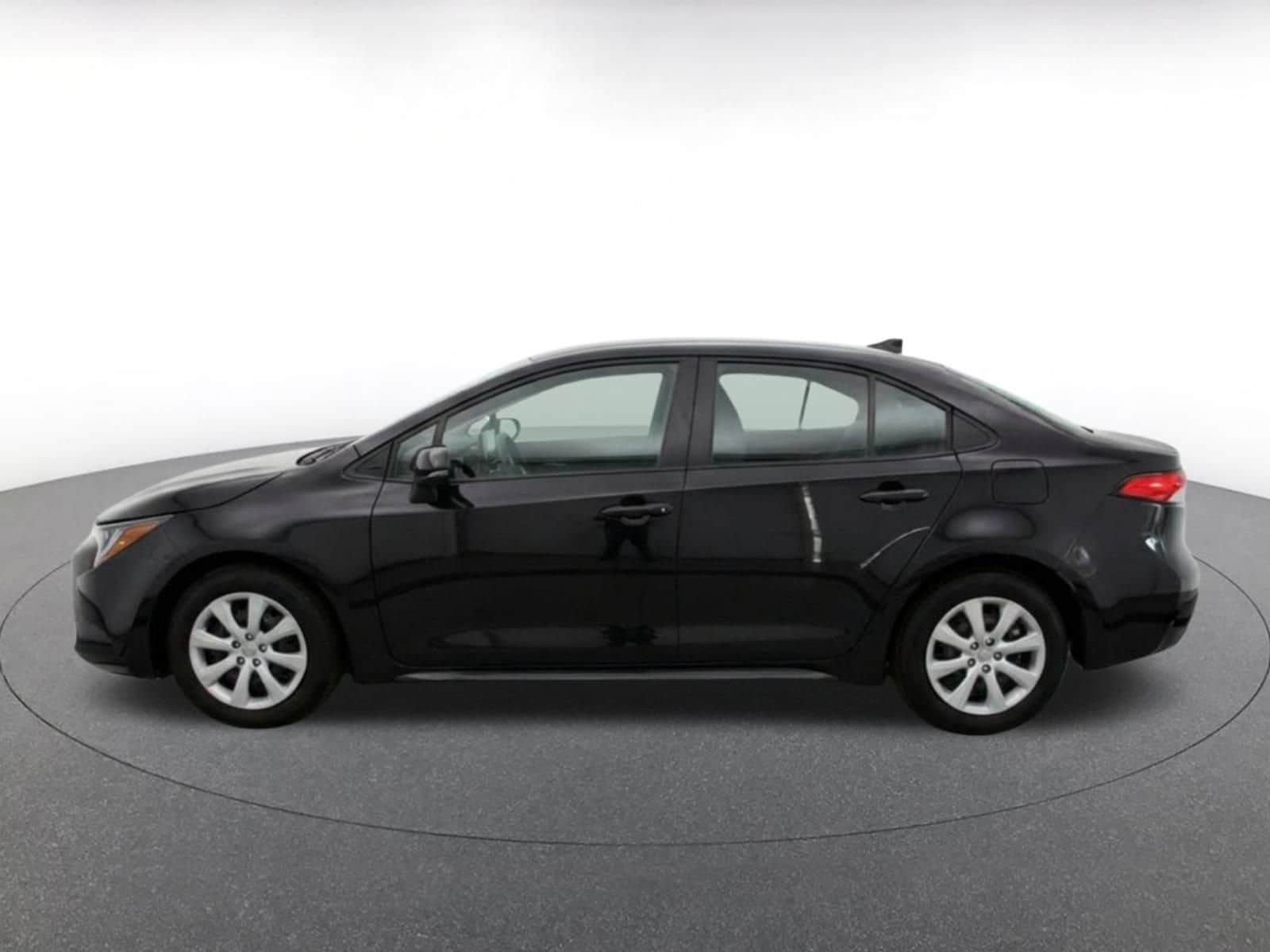 Thumbnail: 2025 Toyota Corolla - 4