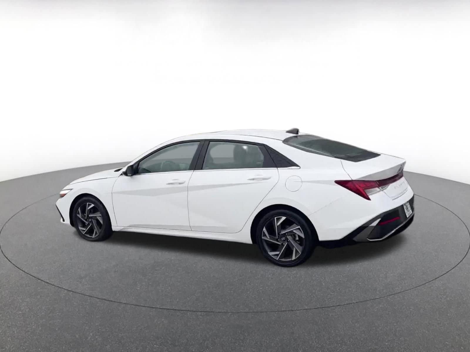 Thumbnail: 2025 Hyundai Elantra - 10