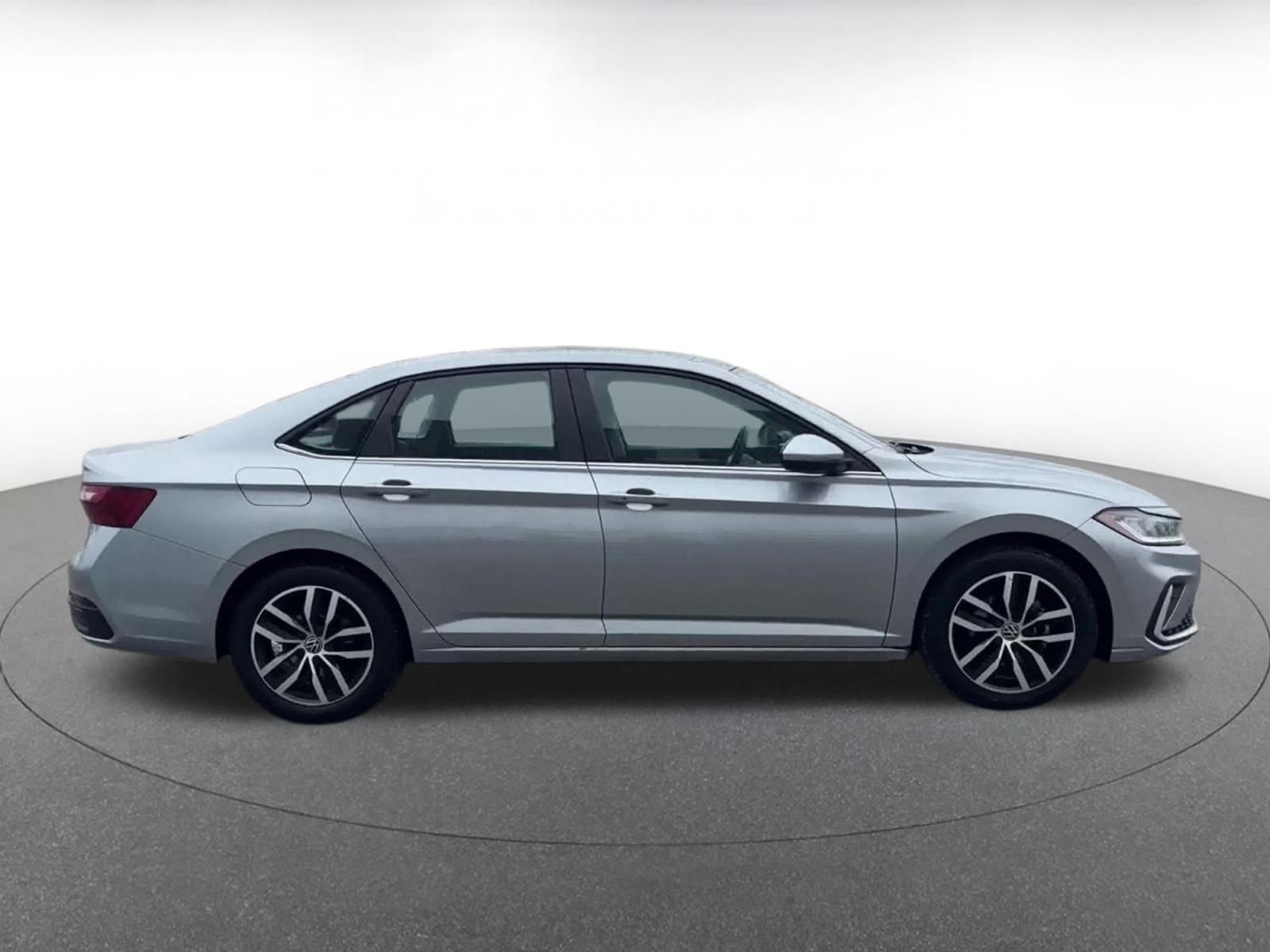 Thumbnail: 2025 Volkswagen Jetta - 16