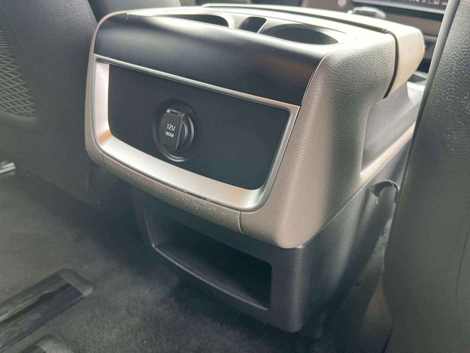 Thumbnail: 2026 Kia Carnival - 25