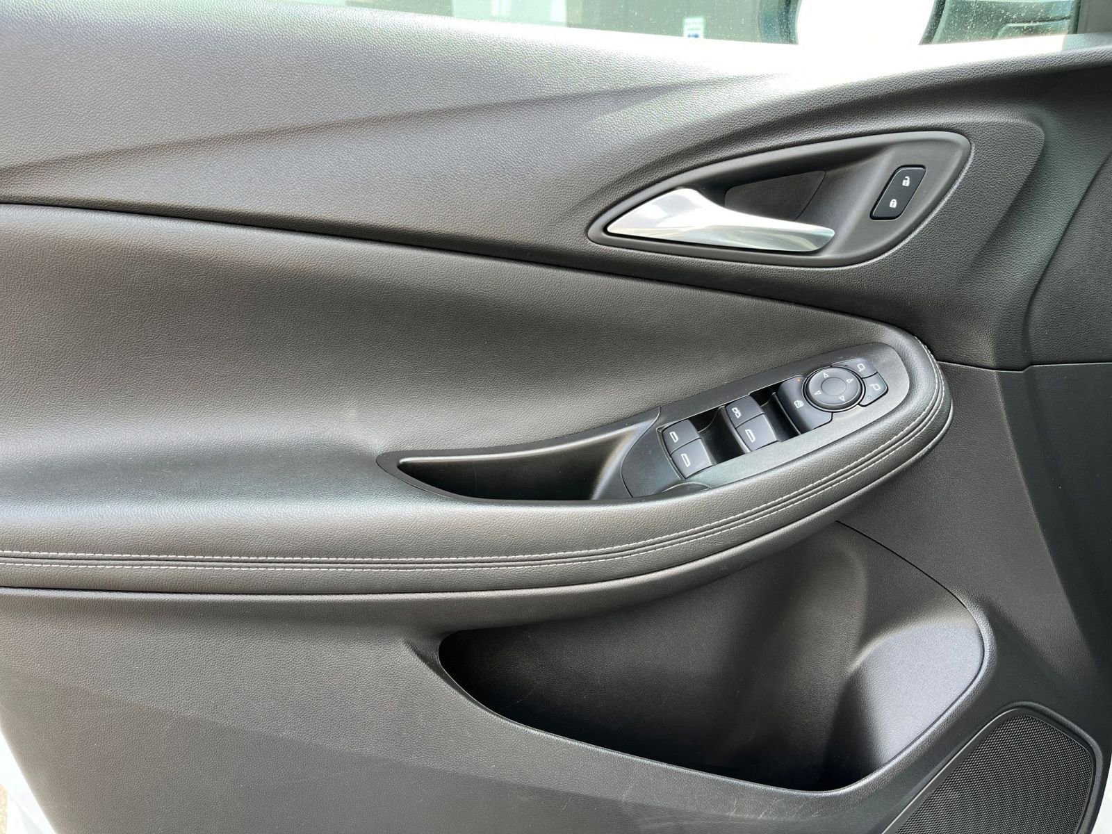 Thumbnail: 2025 Buick Encore GX - 18