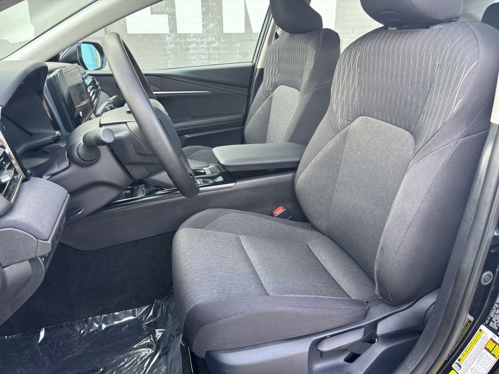 Thumbnail: 2025 Toyota Camry - 32