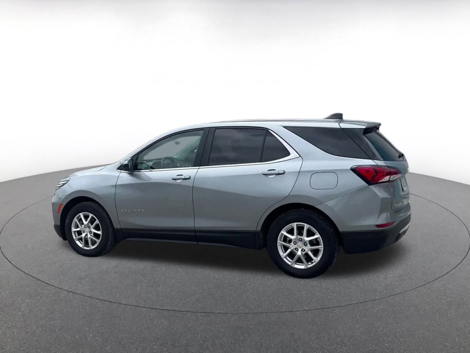 Thumbnail: 2023 Chevrolet Equinox - 10