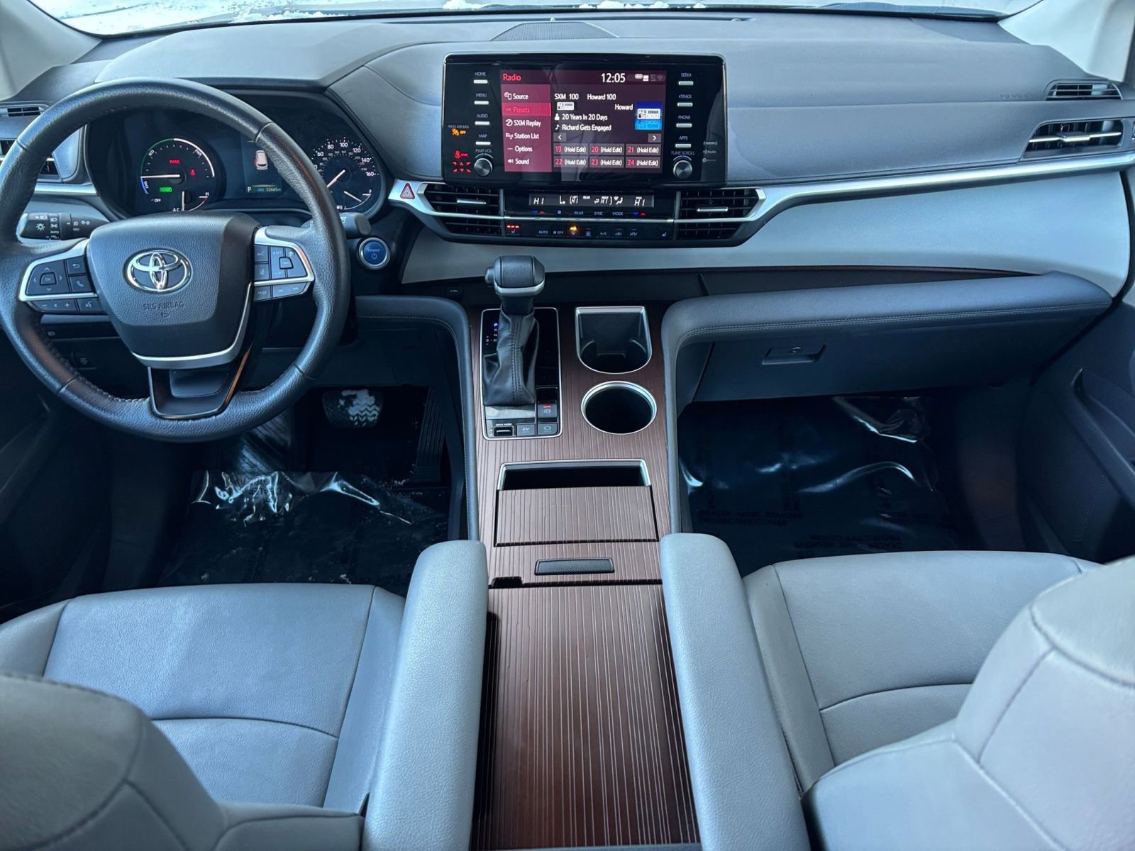 Thumbnail: 2024 Toyota Sienna - 33