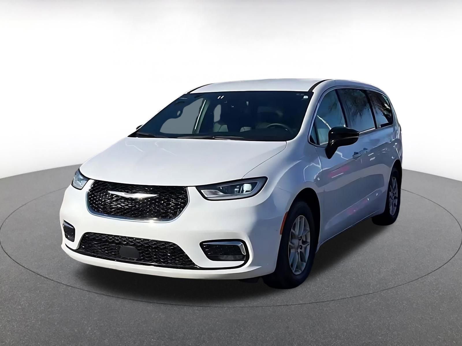 Thumbnail: 2025 Chrysler Pacifica - 4