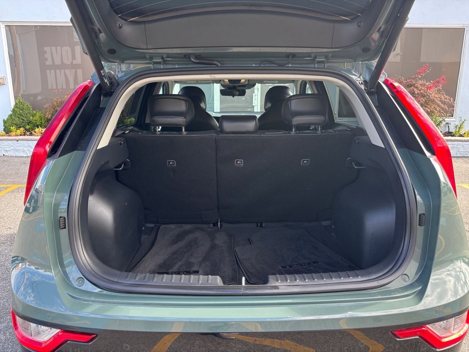 Thumbnail: 2023 Kia Niro - 31