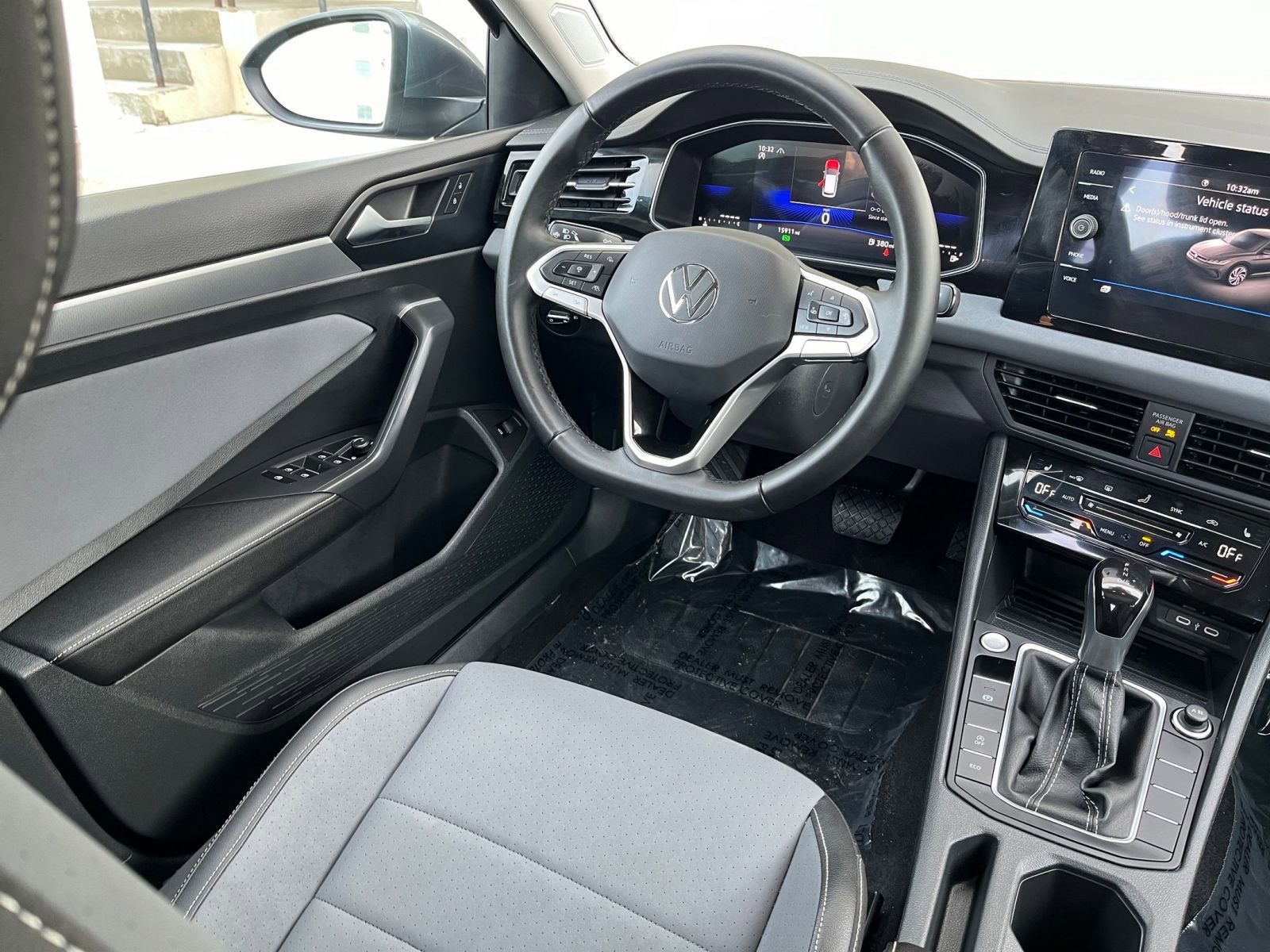 Thumbnail: 2025 Volkswagen Jetta - 31